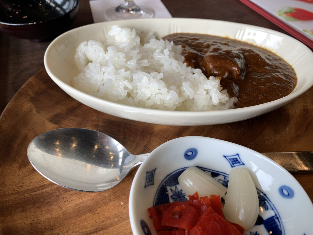 DINING PORT 御料鶴　JAL特製オリジナルビーフカレー（ミニ）500円の写真